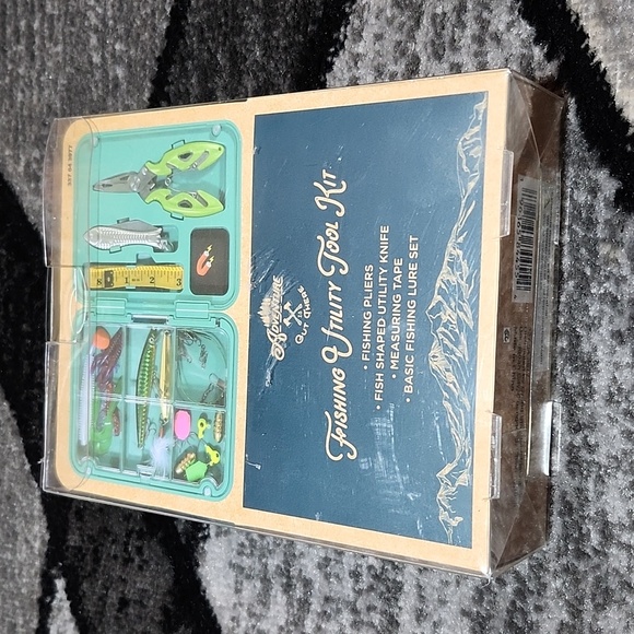 ADVENTURE IS OUT THERE FISHING UTILITY TOOL KIT 🎣 - Picture 2 of 10